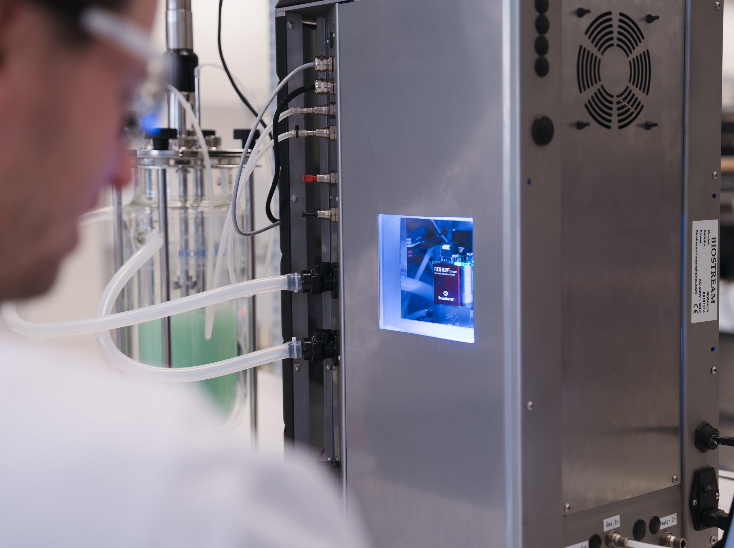 Optimizarea proceselor bioreactorului cu controlul fluxului